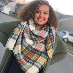 Meet your Posher, Lauryn